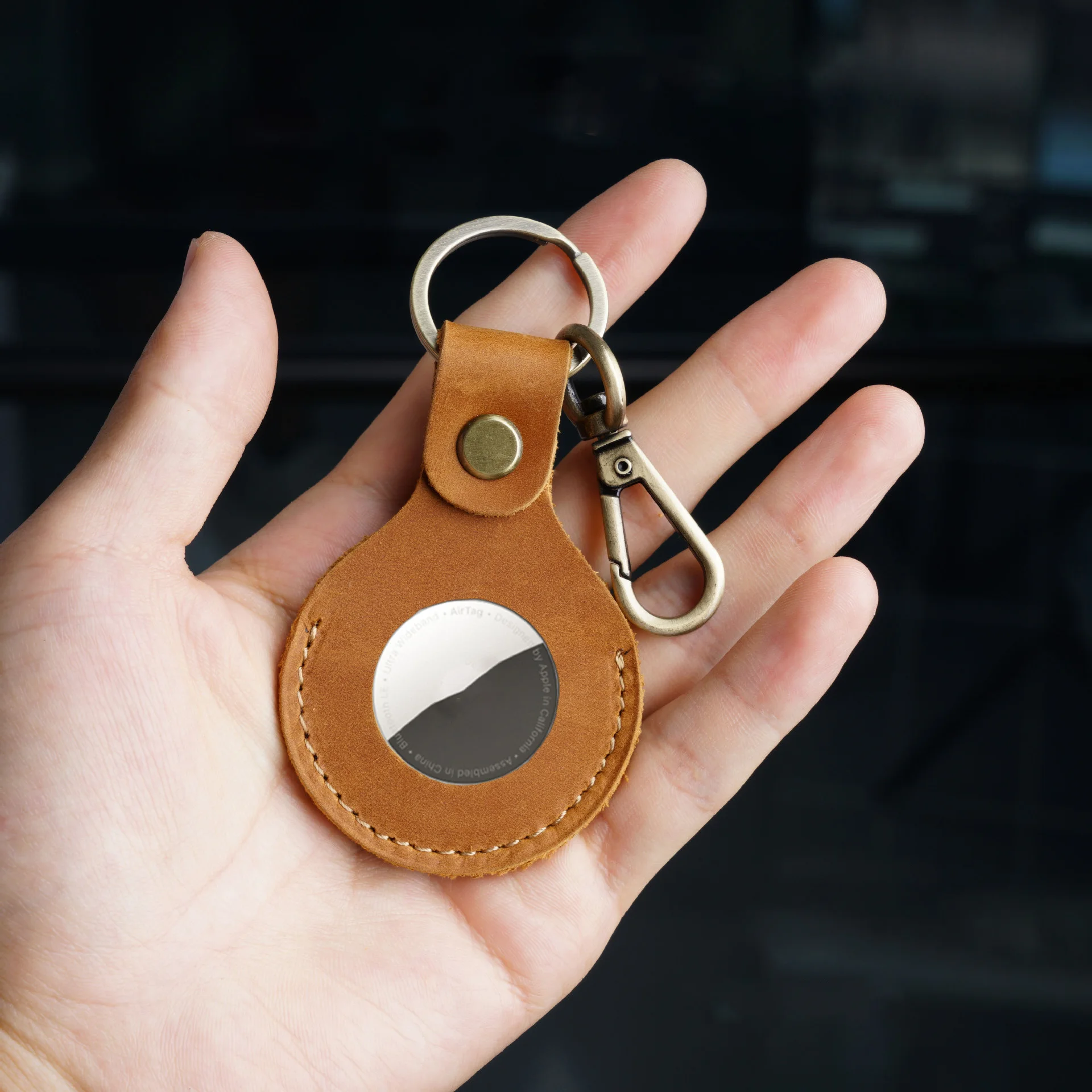

Брелок-трекер Airtag для домашних животных, чехол из натуральной кожи с защитой от потери для студентов, защитный рукав в стиле ретро, подарок и...