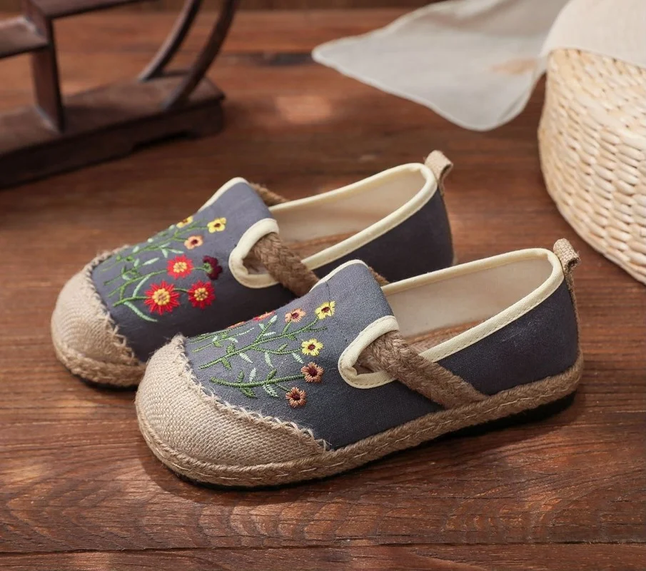 

Flowers Embroidered Women Handmade Linen Canvas Slip-On Loafers Comfortable Low Top Sneakers Vegan Ladies Bohemian Shoes