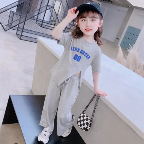 Детский летний комплект одежды, Модный корейский топ с коротким рукавом для девочек + повседневные расклешенные брюки, комплект из двух предметов