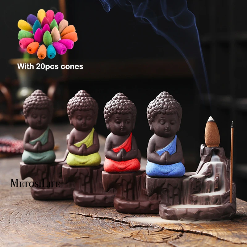 Керамическая курильница с маленьким монахом и задним потоком статуя Будды Maitreya