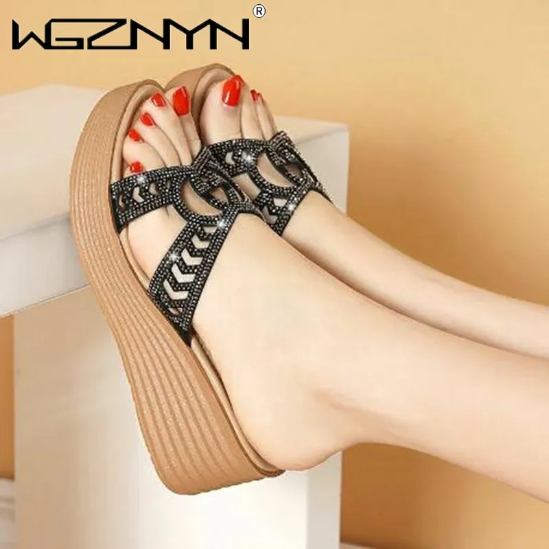 

Новинка 2022, изысканные женские летние модные однотонные пляжные туфли на высоком каблуке и танкетке с открытым носком, женские Тапочки