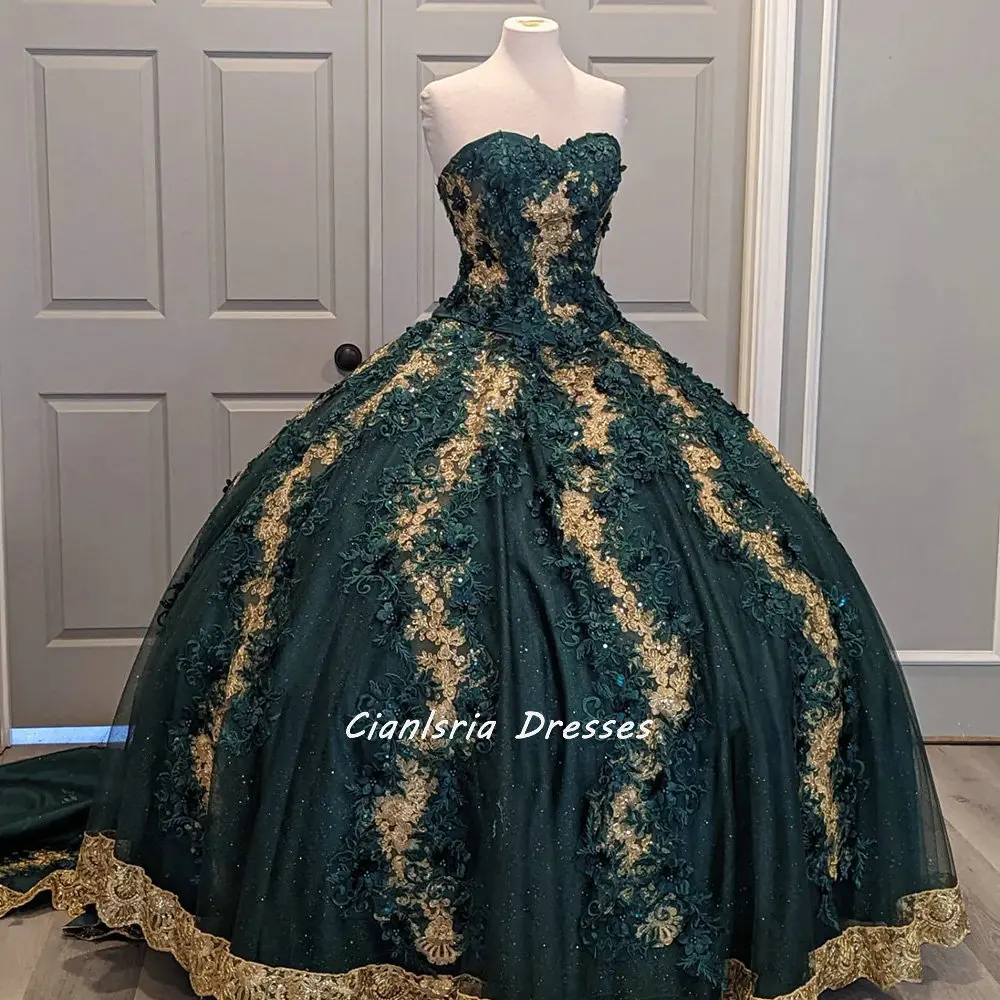 

Emerald Green Sleeveless Beading Satin Ball Gown Quinceanera Dresses With Cape Gold Appliques Lace Corset Sweet 15 Girls Party
