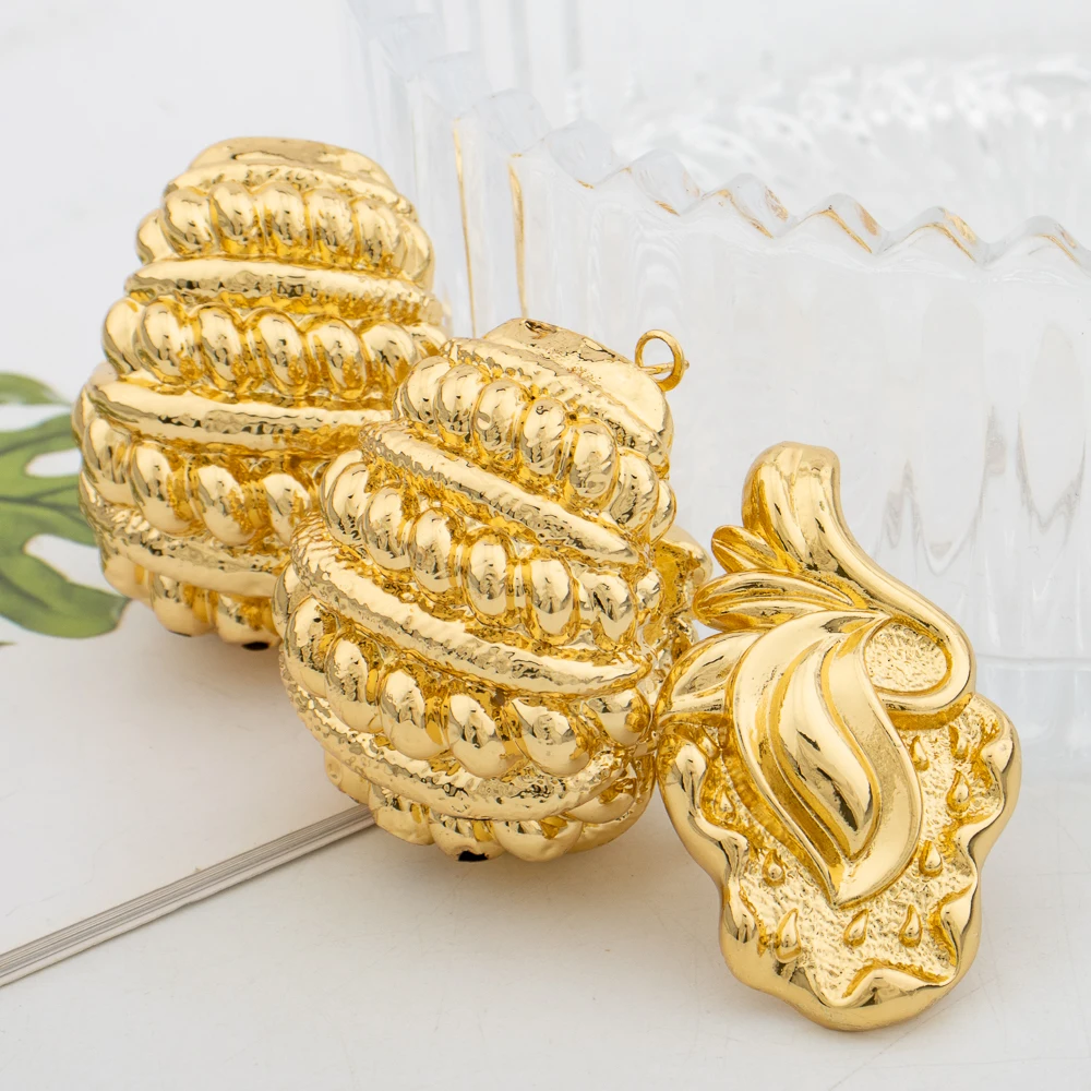 

Dubai Trendy Bride Jewelry Wedding Women Hoop Earrings Rings Set Fashion African 18K Gold Color Copper Jewelry Sets Party Gifts
