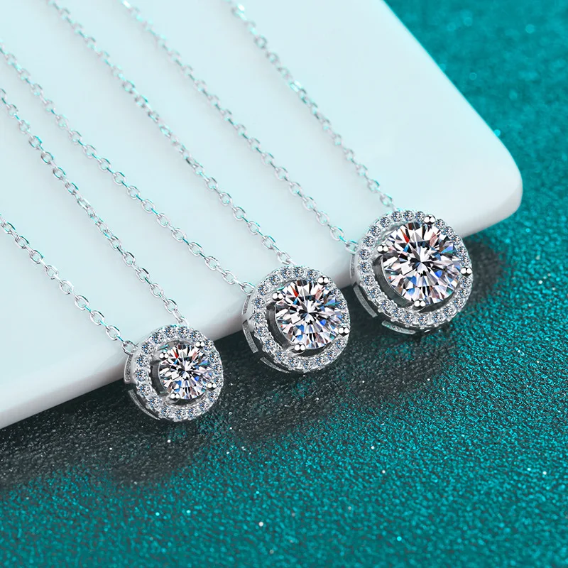 

Zircon Necklace for Women 0.5-2CT Brilliant Zircon Halo Pendent Necklaces Anniversary Gift
