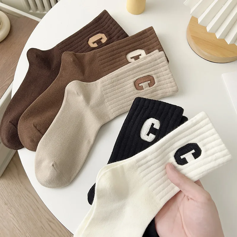 

Combed Cotton Socks Harajuku Breathable Sport Socks Women Solid Color Embroidered C Letters Student Comfortable Skateboard Sock