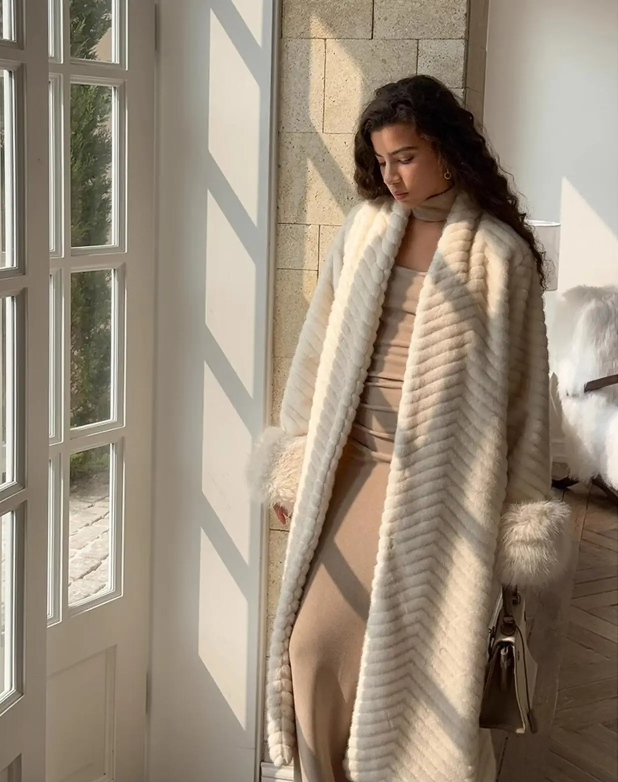 2-цветное зимнее пальто с тиснением волнистой полосой и норковым искусственным