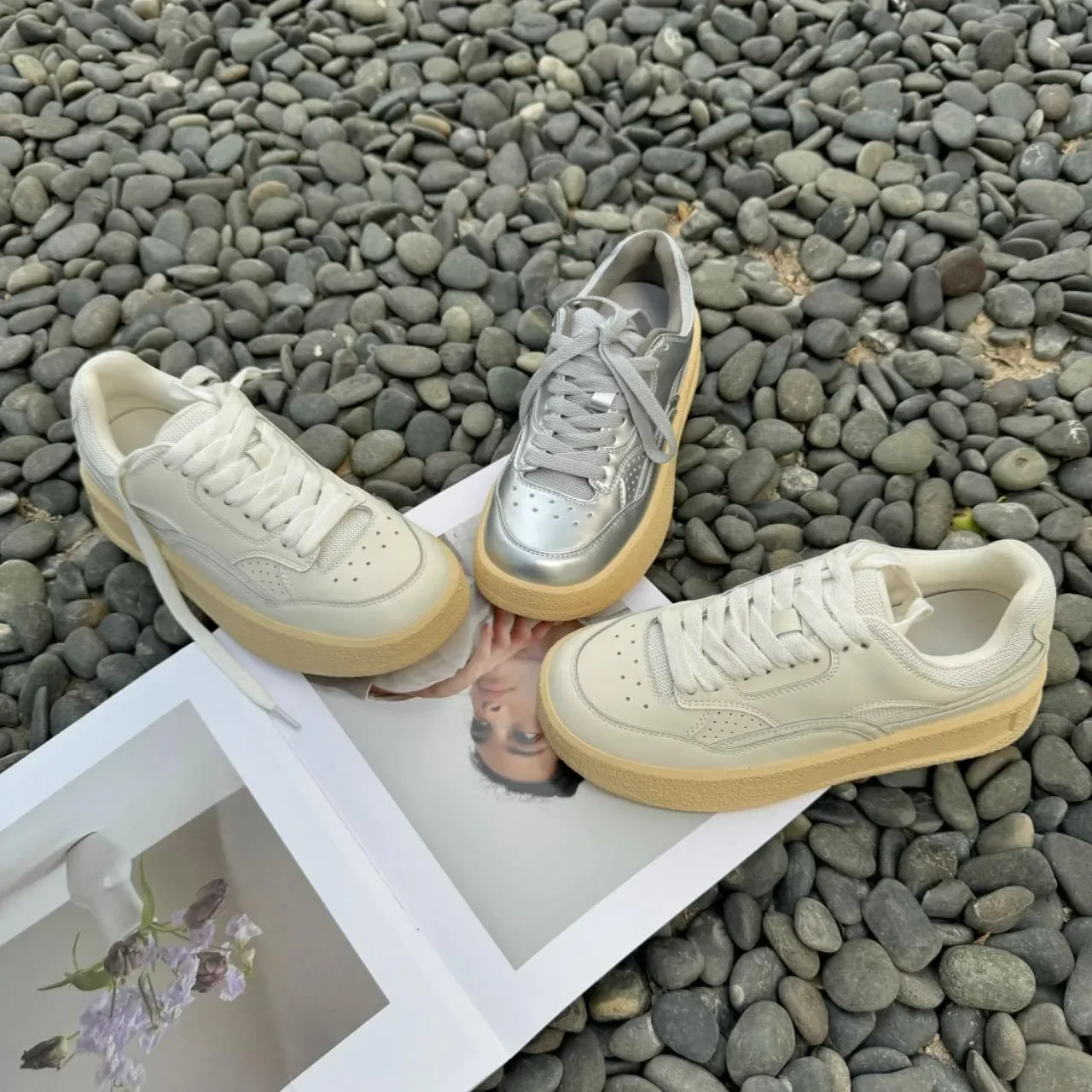 Женские кроссовки модные белые женские туфли на плоской подошве универсальная