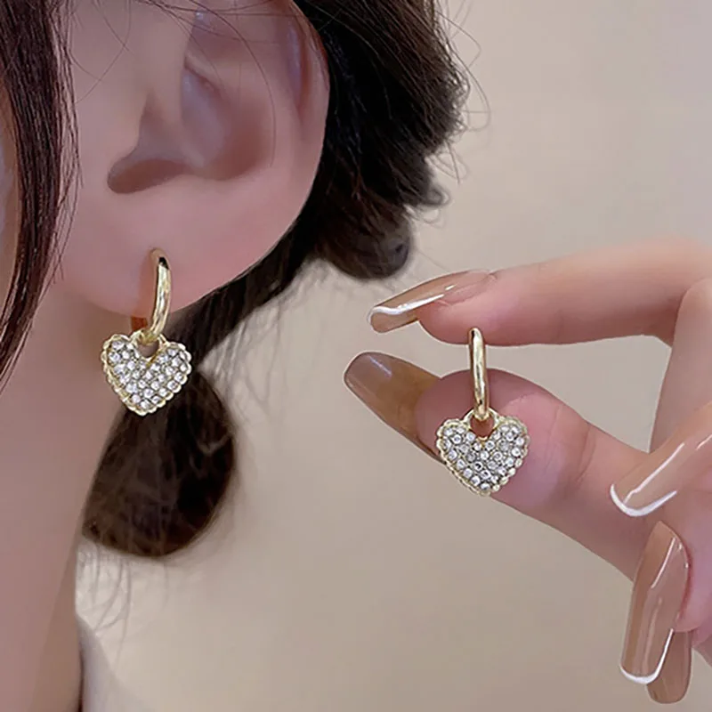 

Sparkling Zircon Love Heart Hoop Earrings for Women Vintage Trendy Light Luxury French Style Golden Earring Party Jewelry Gifts