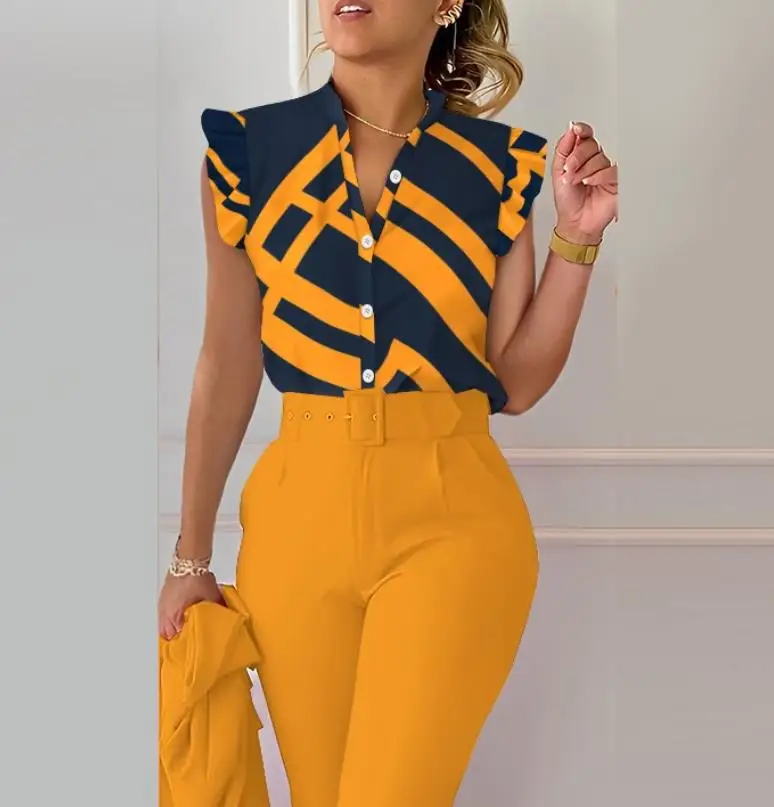 Блузка женская с V-образным вырезом