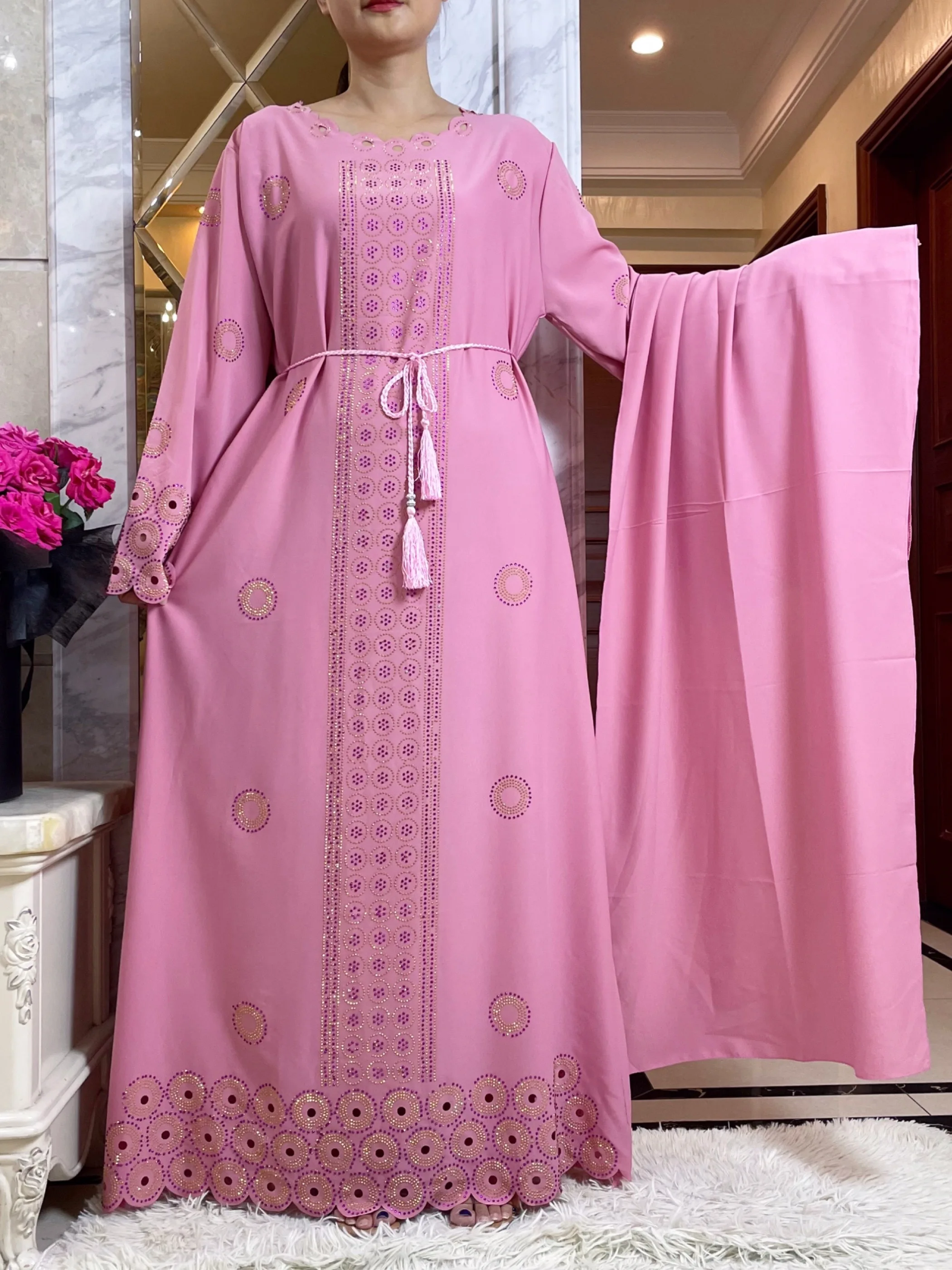 Женское элегантное платье Дубай модель 2024 года яркая одежда с длинным рукавом