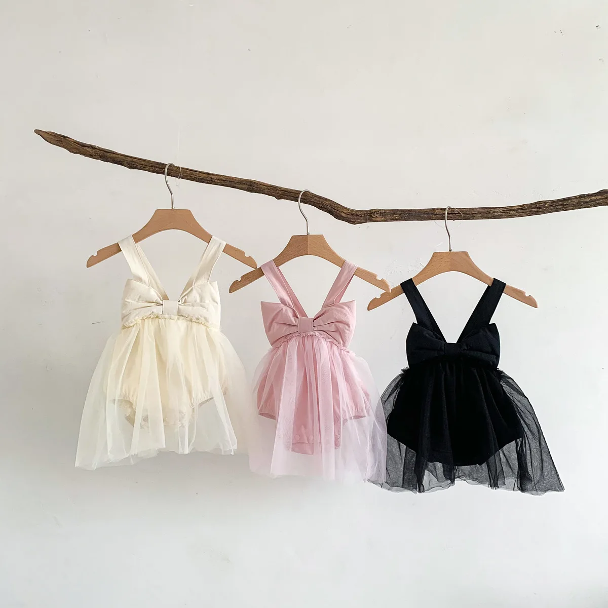 Newborn In Summer One-Piece Skirt Baby Girl Clothes Big Bowknot Sling Bodysuit Mesh Princess Dress 0-2Y Baby Clothing