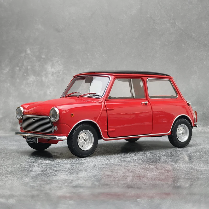 Фото MITICA 1:18 — коллекционная модель автомобиля MINI COOPER из сплава металла для коллекционирования и демонстрации. №2