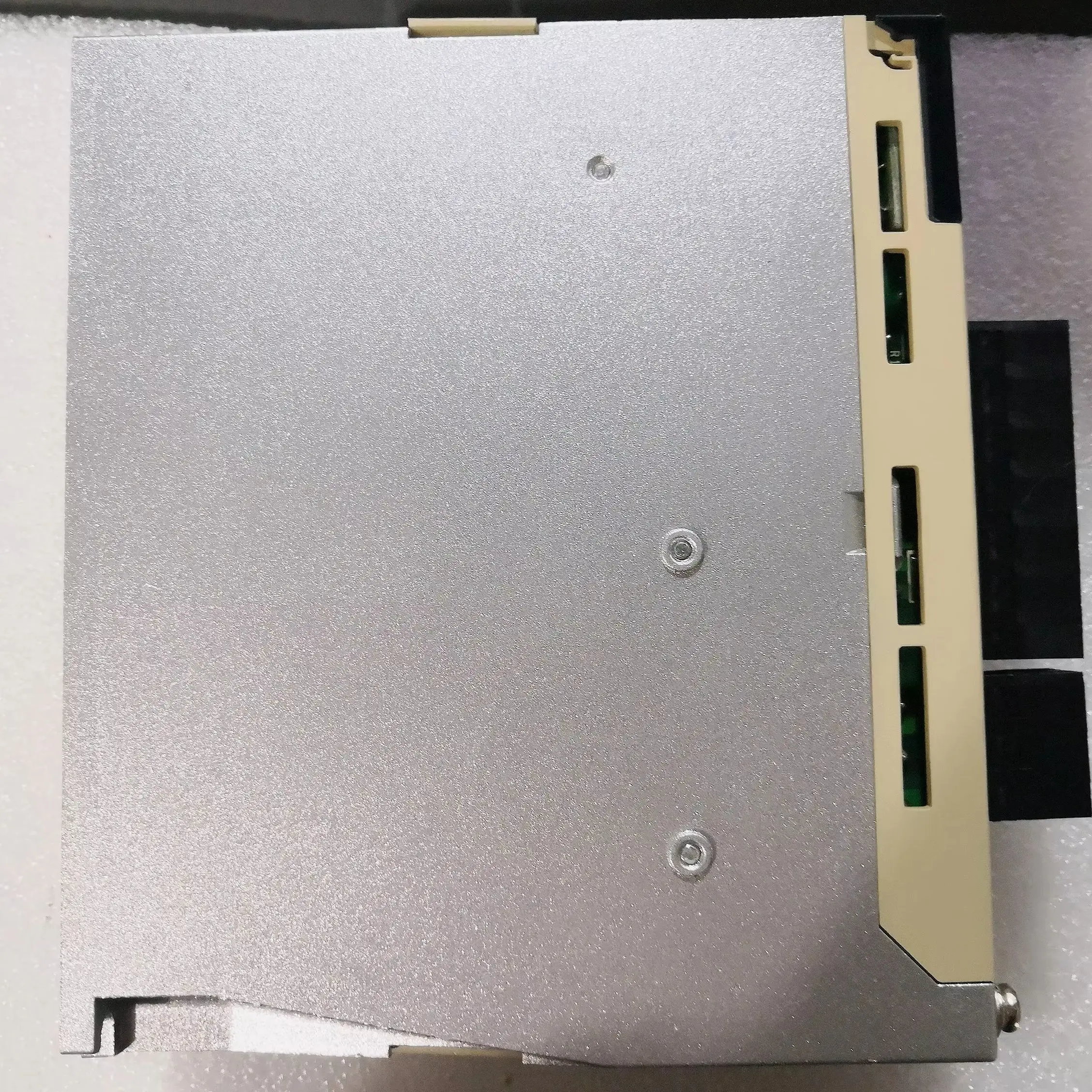 SGDS-01A01AY37 Совершенно новый сервопривод SGDS 01A01AY37 быстрая доставка