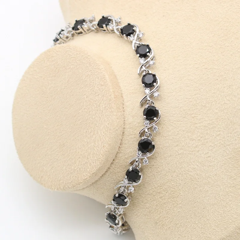 Комплект из колье серёг кольца и браслета с фианитом