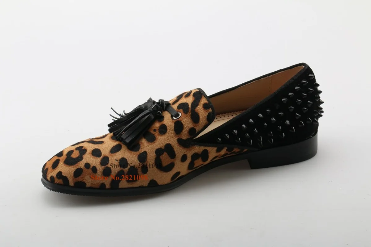 Модные мужские туфли на низком каблуке с леопардовым принтом плоской подошве