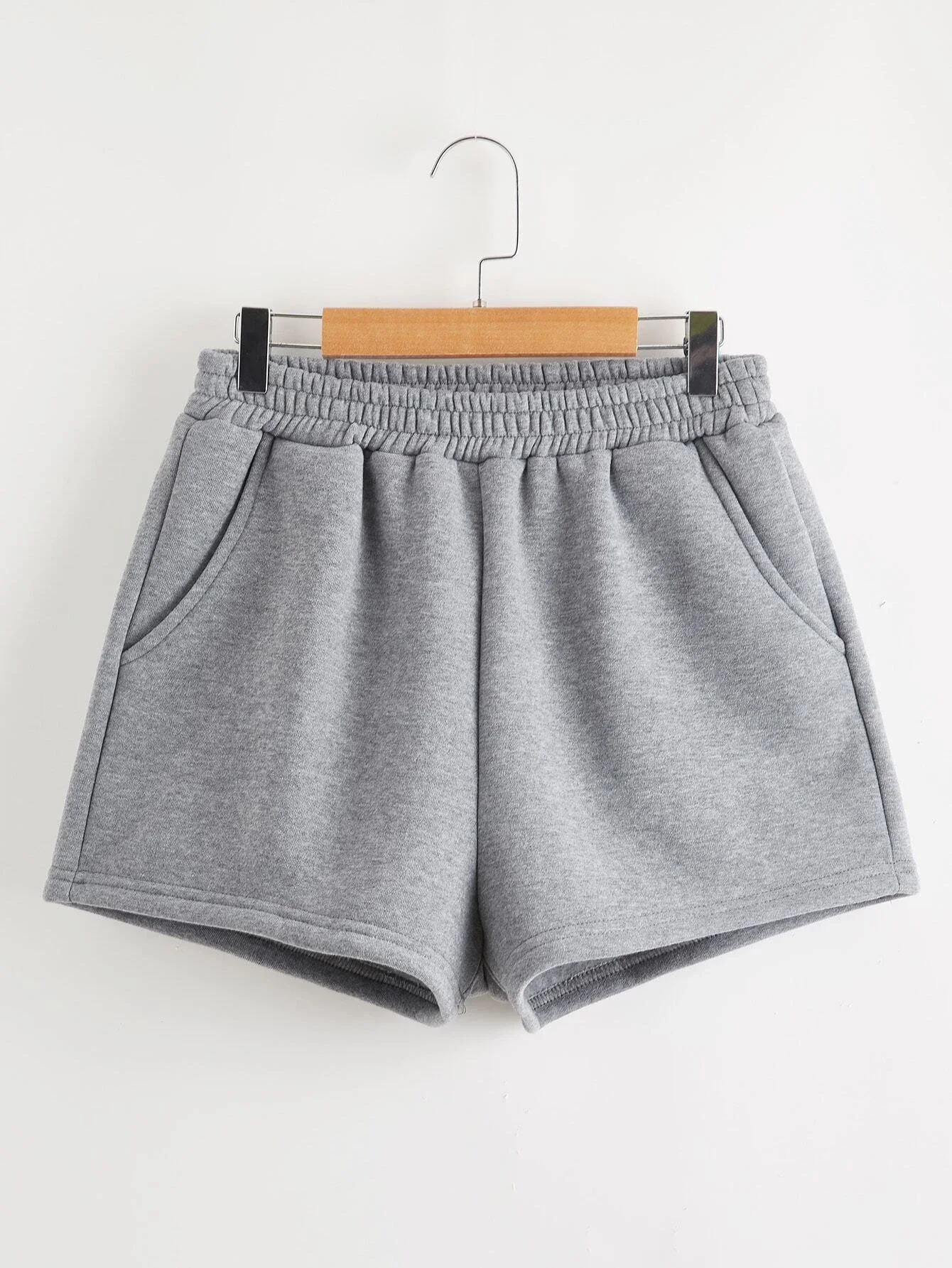 

Solid Elastic Waist Shorts