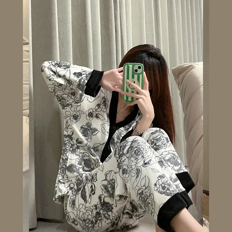 Spring and Autumn Women's Pajamas New Pajamas Girls' Black Oil Painting Sketch Flower V-neck Cardigan Cotton Household Clothes