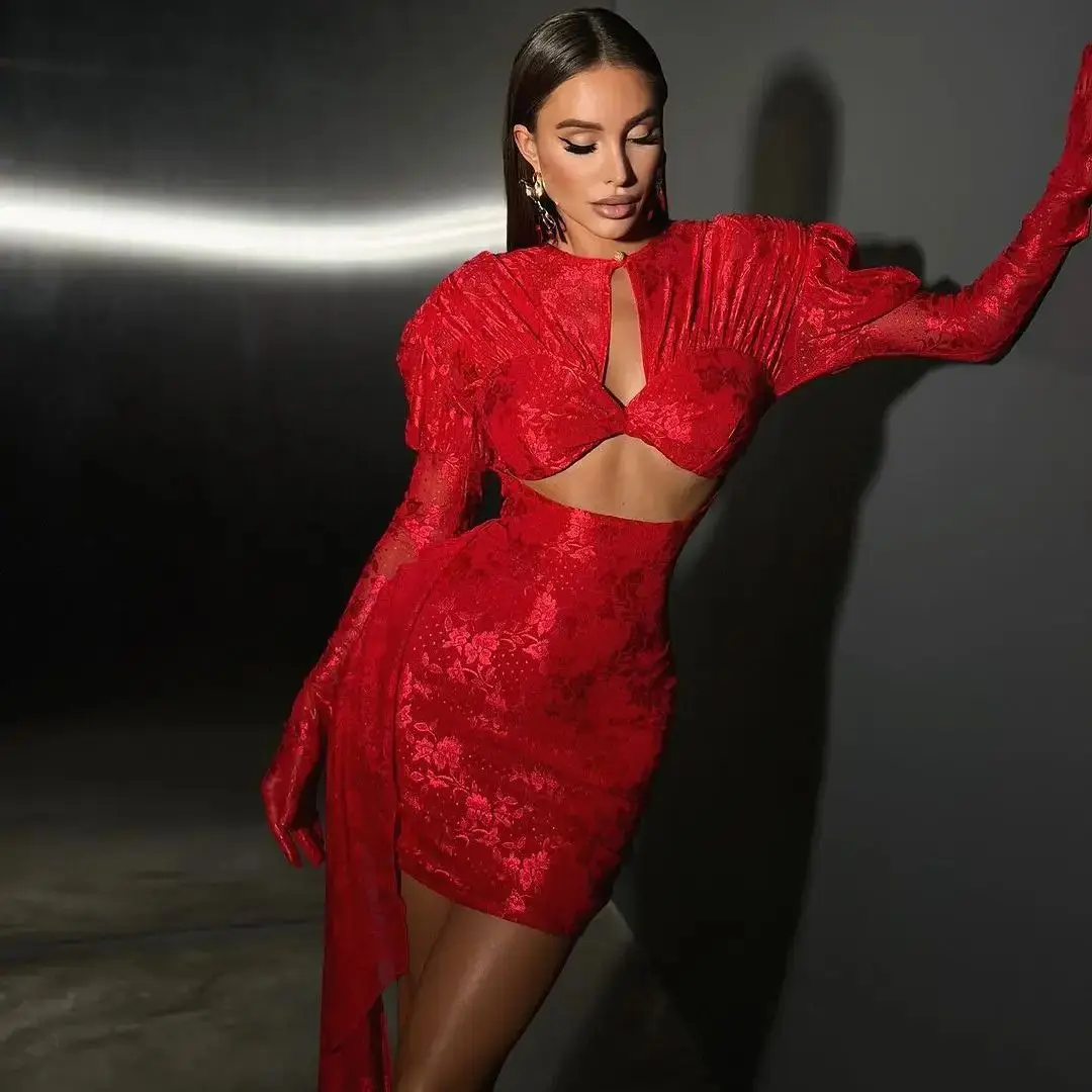 Кружевное вечернее платье