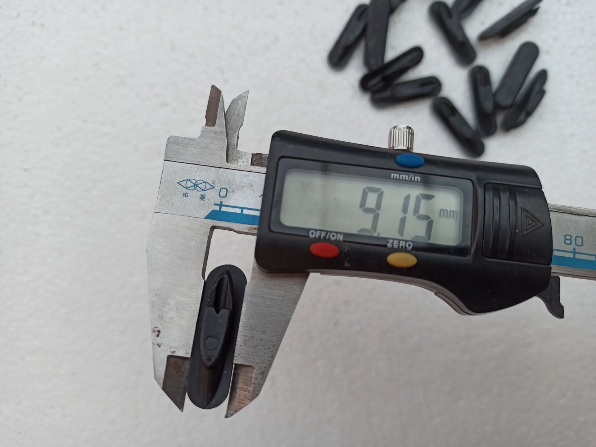 Для гигантской велосипедной рамы кабельный зажим внутренняя кабельная