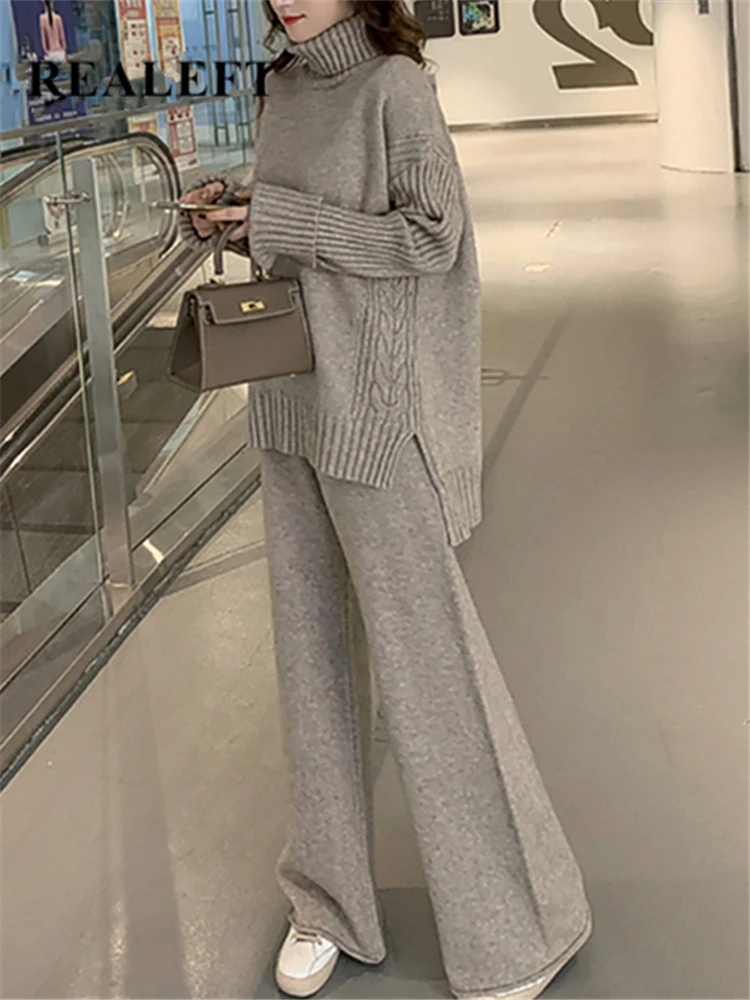 Женский трикотажный спортивный костюм REALEFT комплект из двух предметов свитер с