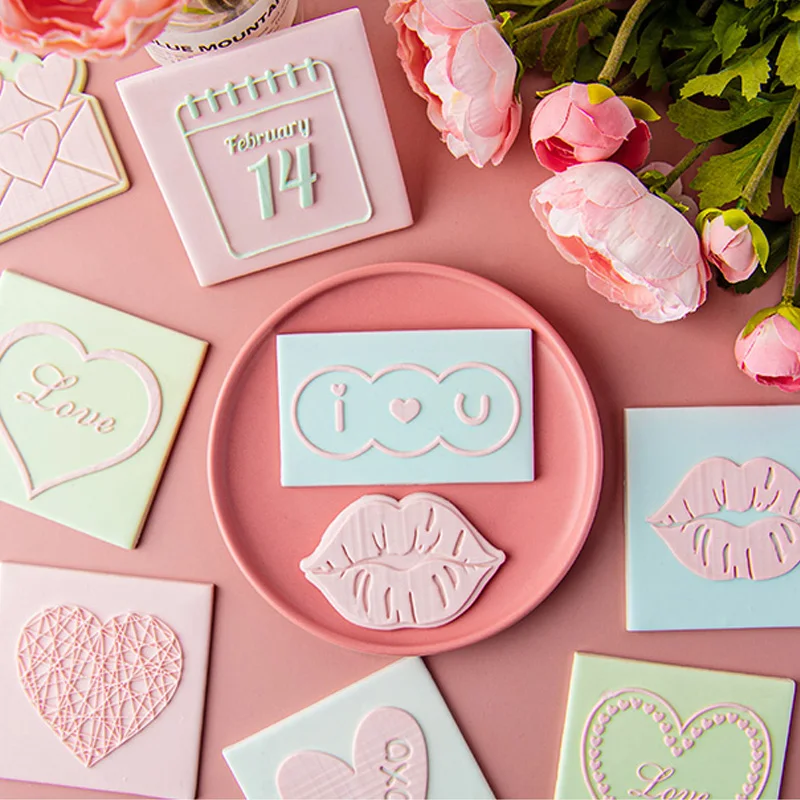 Форма для выпечки кондитерских изделий в форме сердца