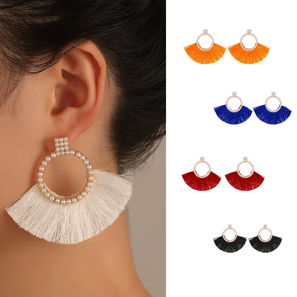 

Fan-shaped fabric tassel earrings Bohemian retro personality pearl earrings earrings autumn and winter popular earrings