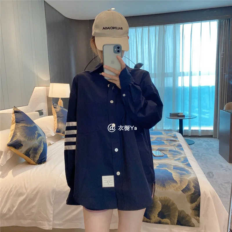 

Рубашка в стиле колледжа TB рубашка в полоску свободная и ленивая Мужская и женская парная с одинаковым пальто