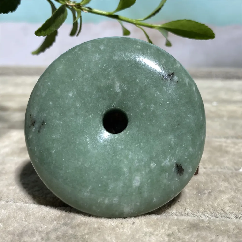 

Зеленая нефритовая подвеска DriB