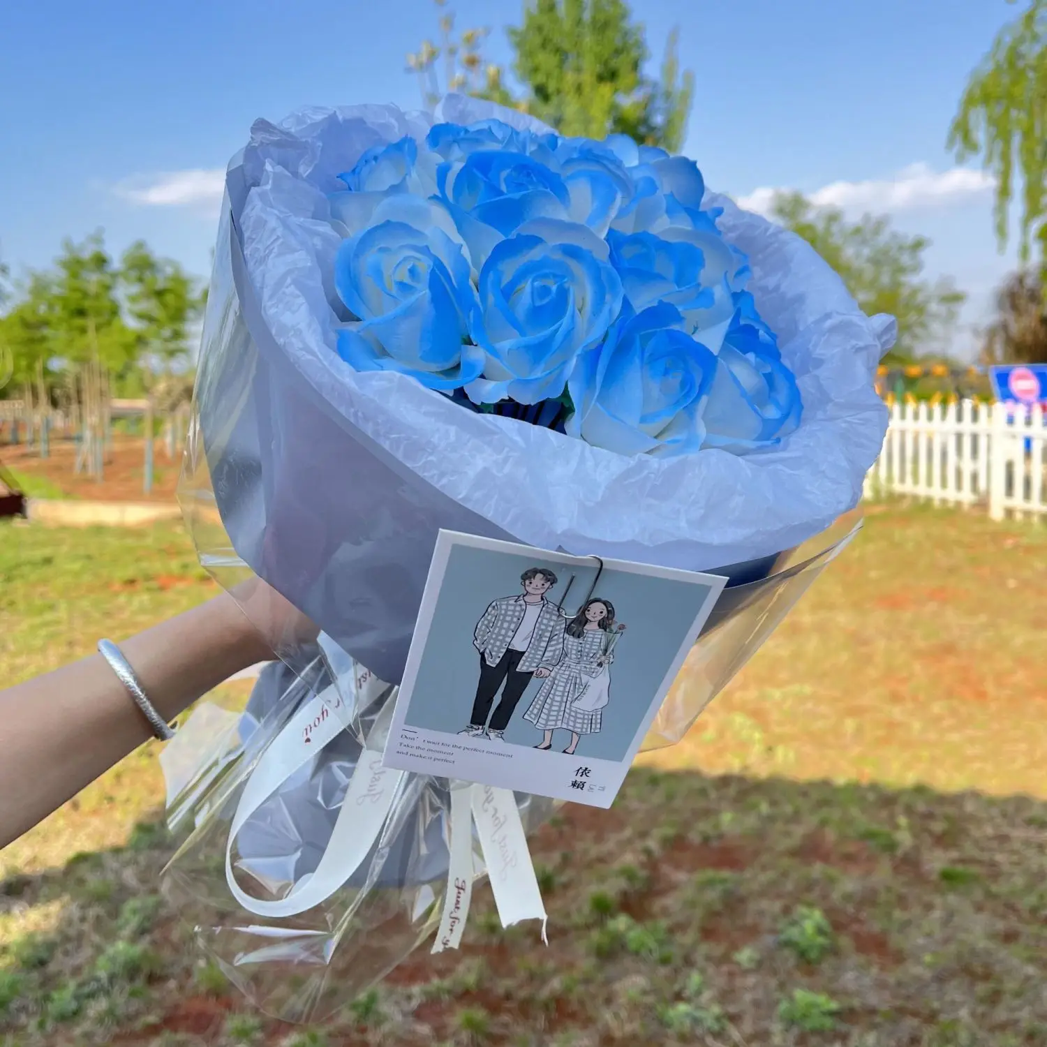 

13 Heads Artificial Rose Bouquet Hand Holding Soap Flower Home Decor Mothers Day Gift Decoration Table Baptême