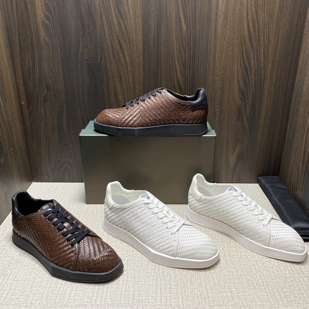 

The new style of stellar casual shoes is made of cowhide, and the new diamond cutting shoes are elegant and avant-garde,