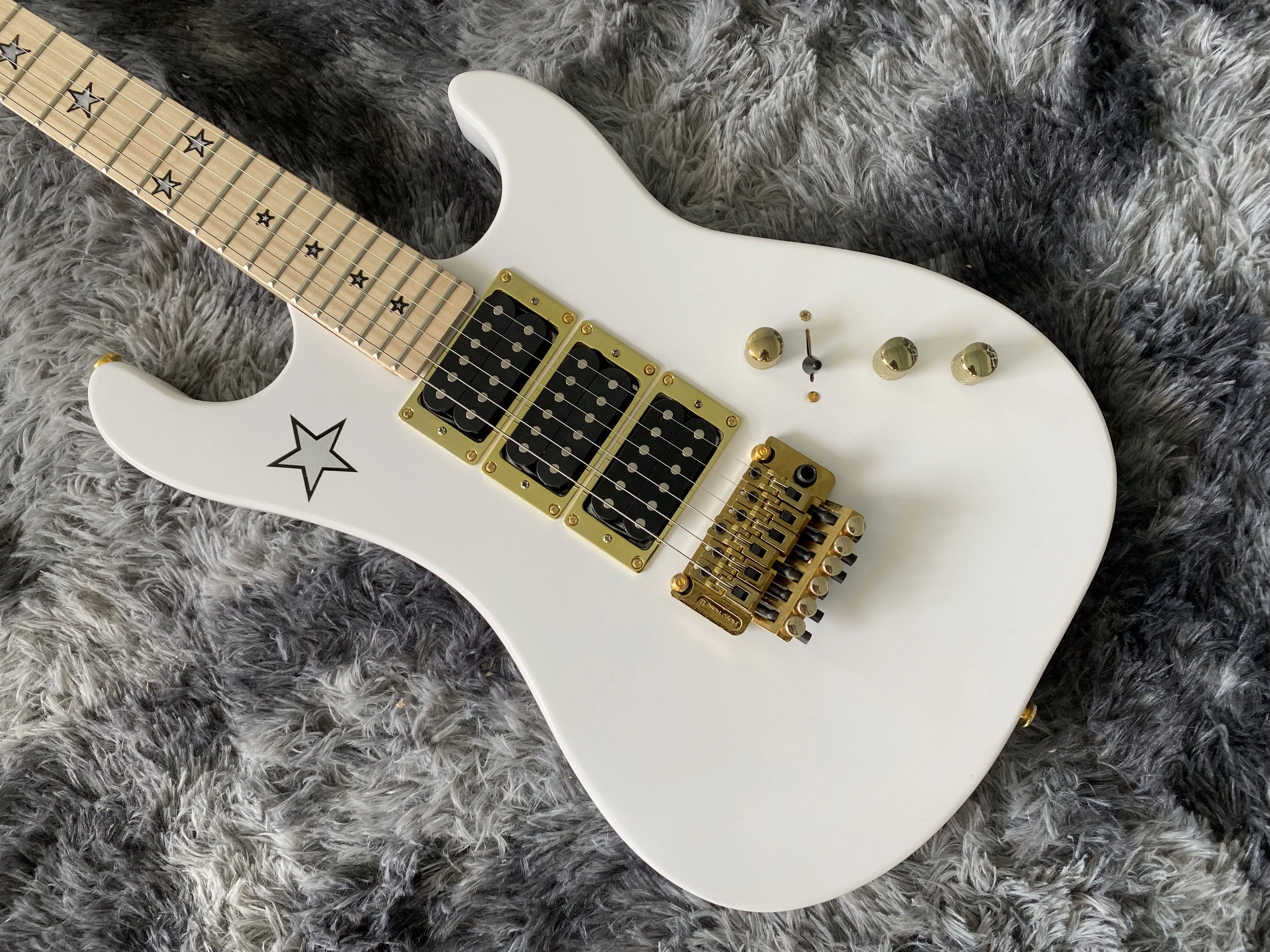 

Chinese Electric Guitar White Color Duplex Tremolo System 3 Pickups Stars Fret Inlays