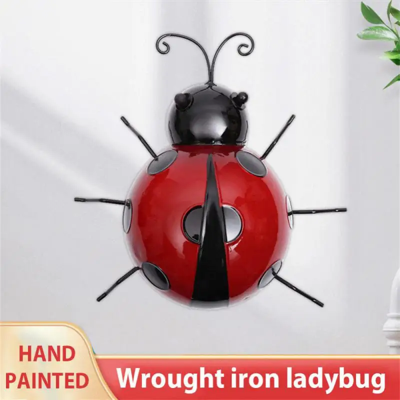 

Metal Ladybug Figurines Garden Fence Ladybird Decor Wall Hanging Outdoor Figurine Art Ornament Kids Toys Gift DIY Garden Decor