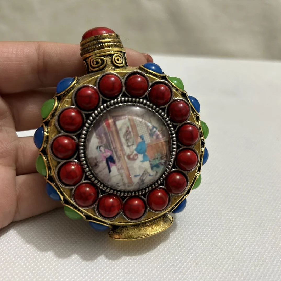 

Antique Luminous Snuff Bottle