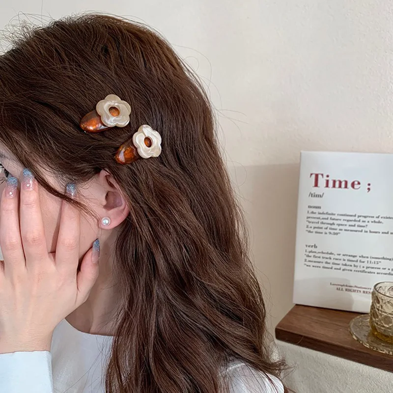 

Sweet and Cute Flower Acrylic Small Hairpin Female Side bangs Clip Versatile Girl Hair Clip Duck Mouth Clip Headwear