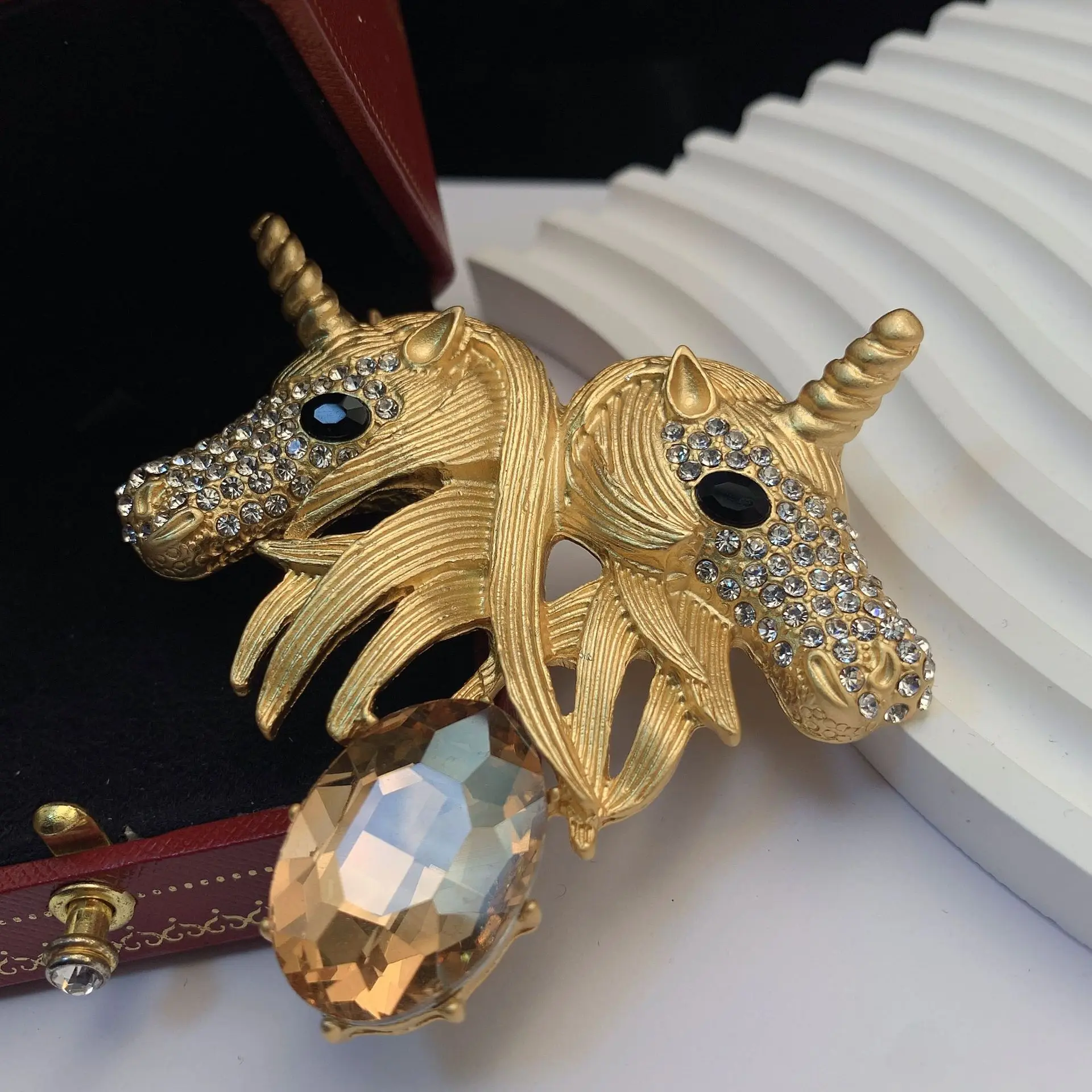 

Everything new fashion atmosphere creative personality brooch