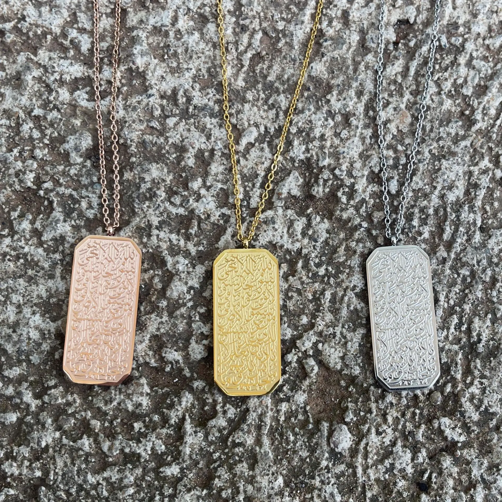 Ожерелье с кулоном женское из нержавеющей стали надписью