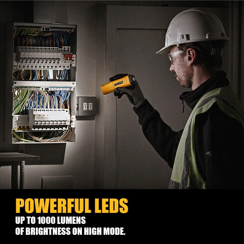 Светодиодный фонарик DEWALT DCL183 с зажимом для ремня и крючком 1000 люмен 3 режима