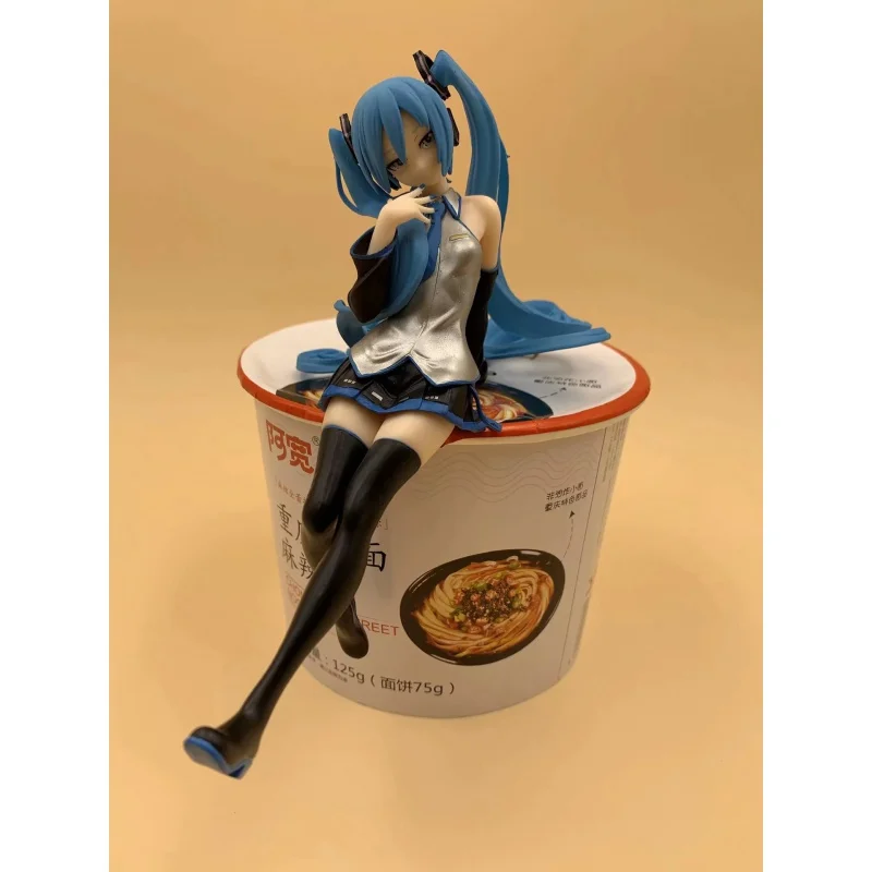 

Экшн-фигурки виртуальной певицы, Вокалоид, Мику, ПВХ, статуэтка фотомику в коробке, лапша Мгновенной Печати, подарки, аниме модель куклы