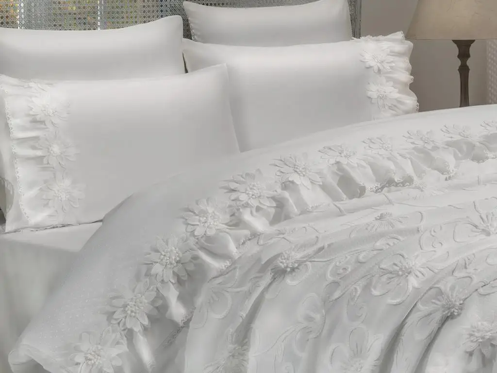 

Faina 7 Piece set the Bride Set Cream