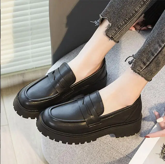 Fashion Spring Casual Women Shoes Platform PU Leather Flats Slip-On Mom Shoes Preppy little white shoes for women Large size