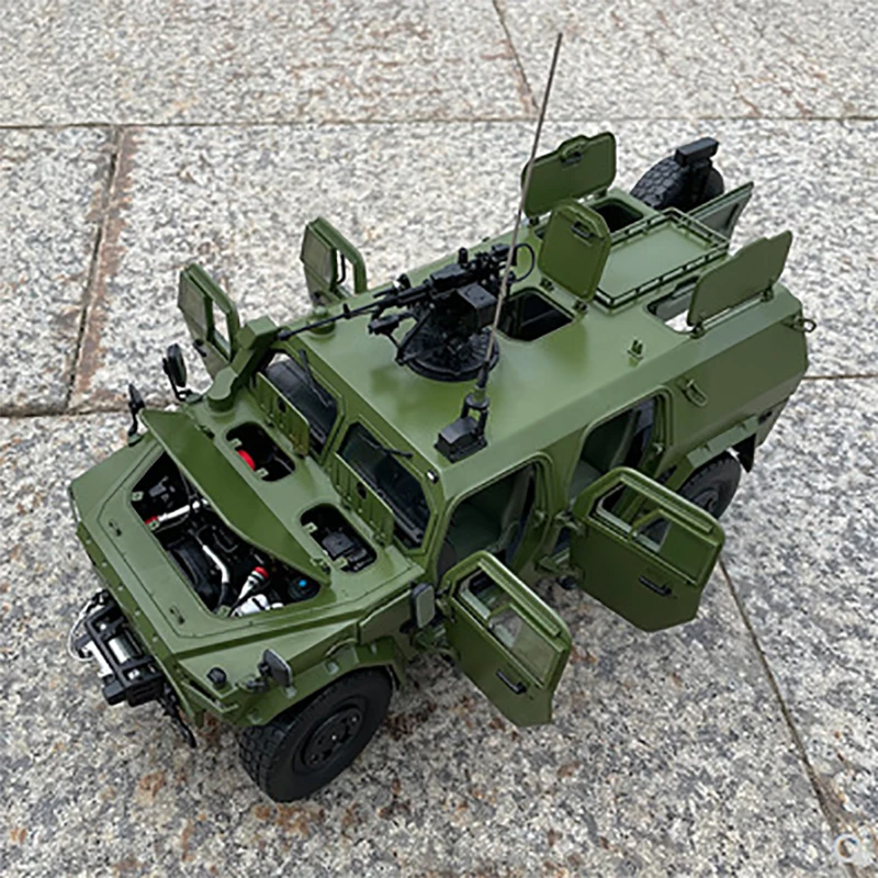 Оригинальная домашняя модель автомобиля CSK181 Dongfeng Warriors три поколения 1:18 из сплава