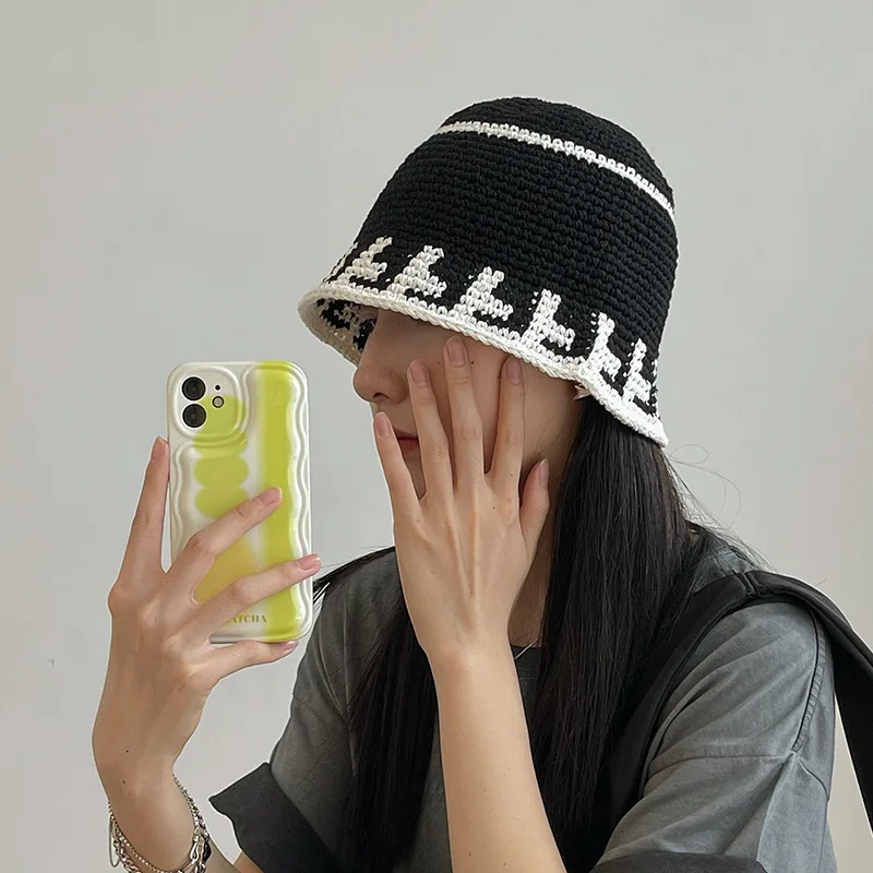 

Новая Универсальная черно-белая Повседневная вязаная Рыбацкая шляпа для женщин в Корейском стиле Корейская версия Закрытая Солнцезащитная шляпа
