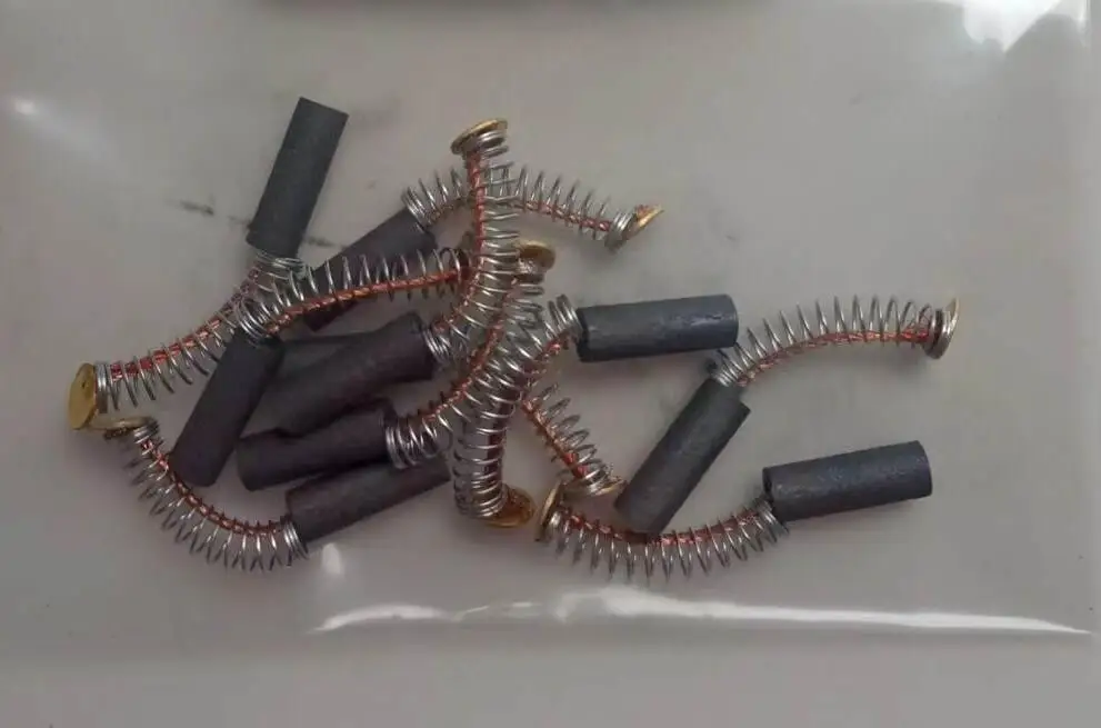 

10 шт. цилиндрическая щетка, угольная щетка, круглая пружинная щетка, 7*30 8*25 8*35 10*30 10*40 12*35 12*50 13*35 16*50 мм применяется для двигателя