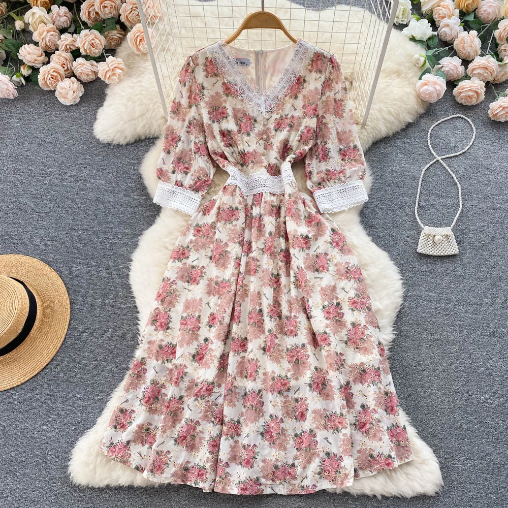 

Sweet lace edge V-neck summer women's wear seaside holiday waist cut flower Dresses