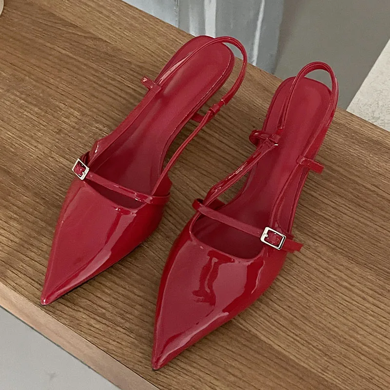 Туфли-лодочки женские на среднем каблуке заостренный носок дизайнерские