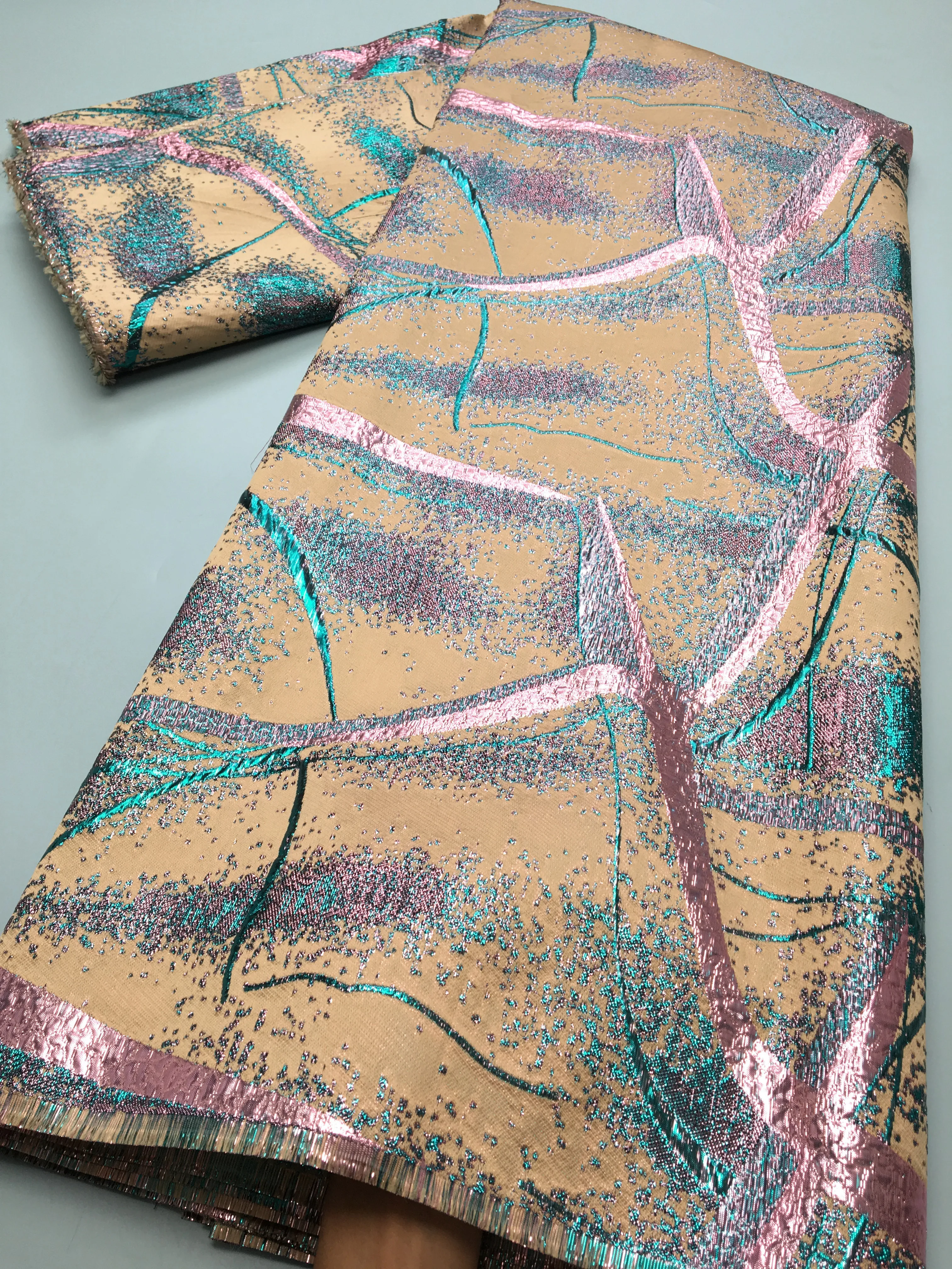 Нигерийское золотое кружево 2 5 ярда