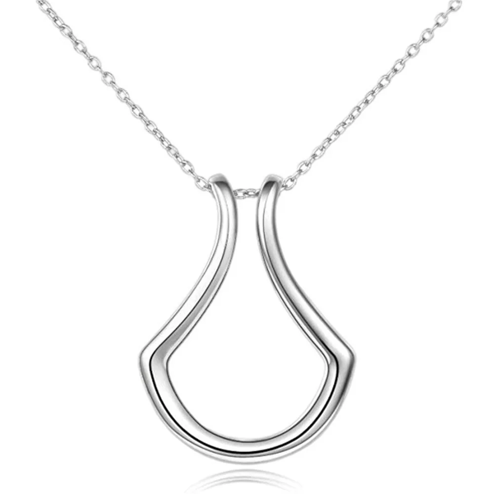 

2023 New Simple U-shaped Necklace Female Creative Fashion Fan-shaped Clavicle Chain Pendant Birthday Gift