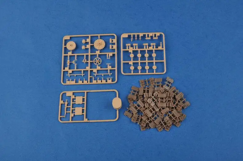 Hobbyboss 1/35 83858 французский тяжелый танк Saint-Chamond комплект модели начальника для