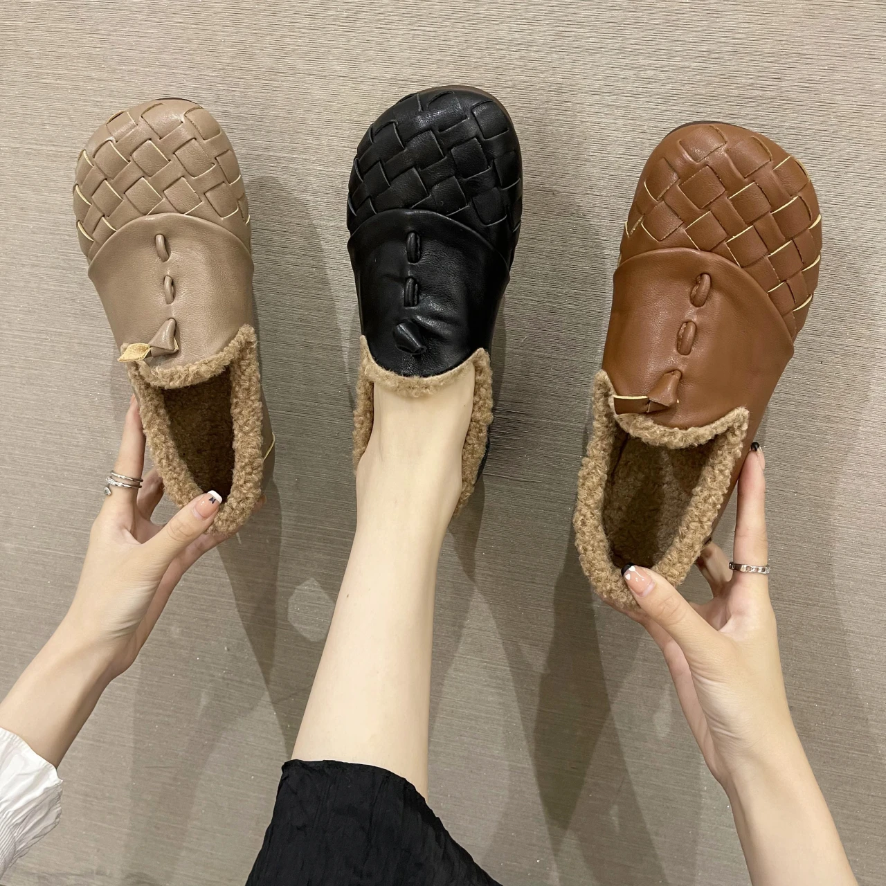 

Shoes Woman 2022 Shallow Mouth Round Toe Female Footwear Casual Sneaker Slip-on Loafers Fur New Moccasin Grandma Winter Dress Sl