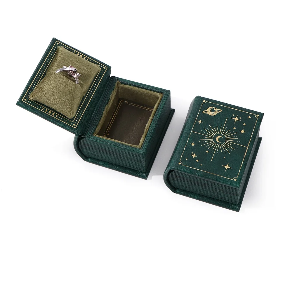 

Коробка для колец книга из искусственной кожи
